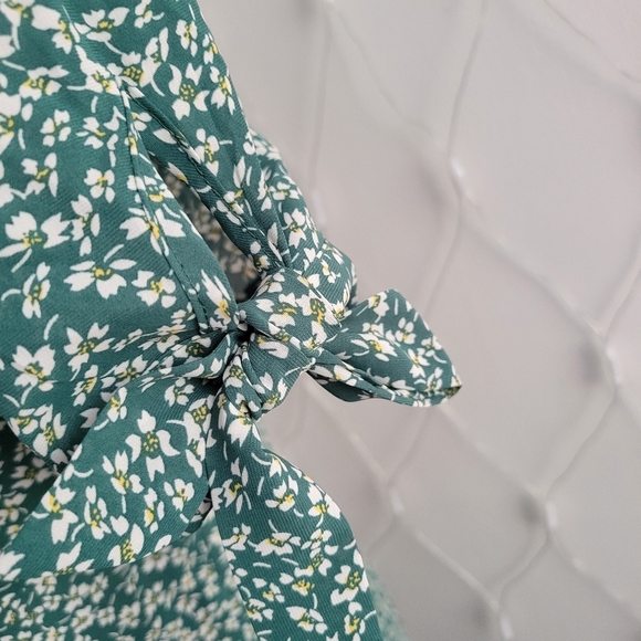 Commense Cottagecore Dress • Green & White Floral • Size Medium - Picture 5 of 8